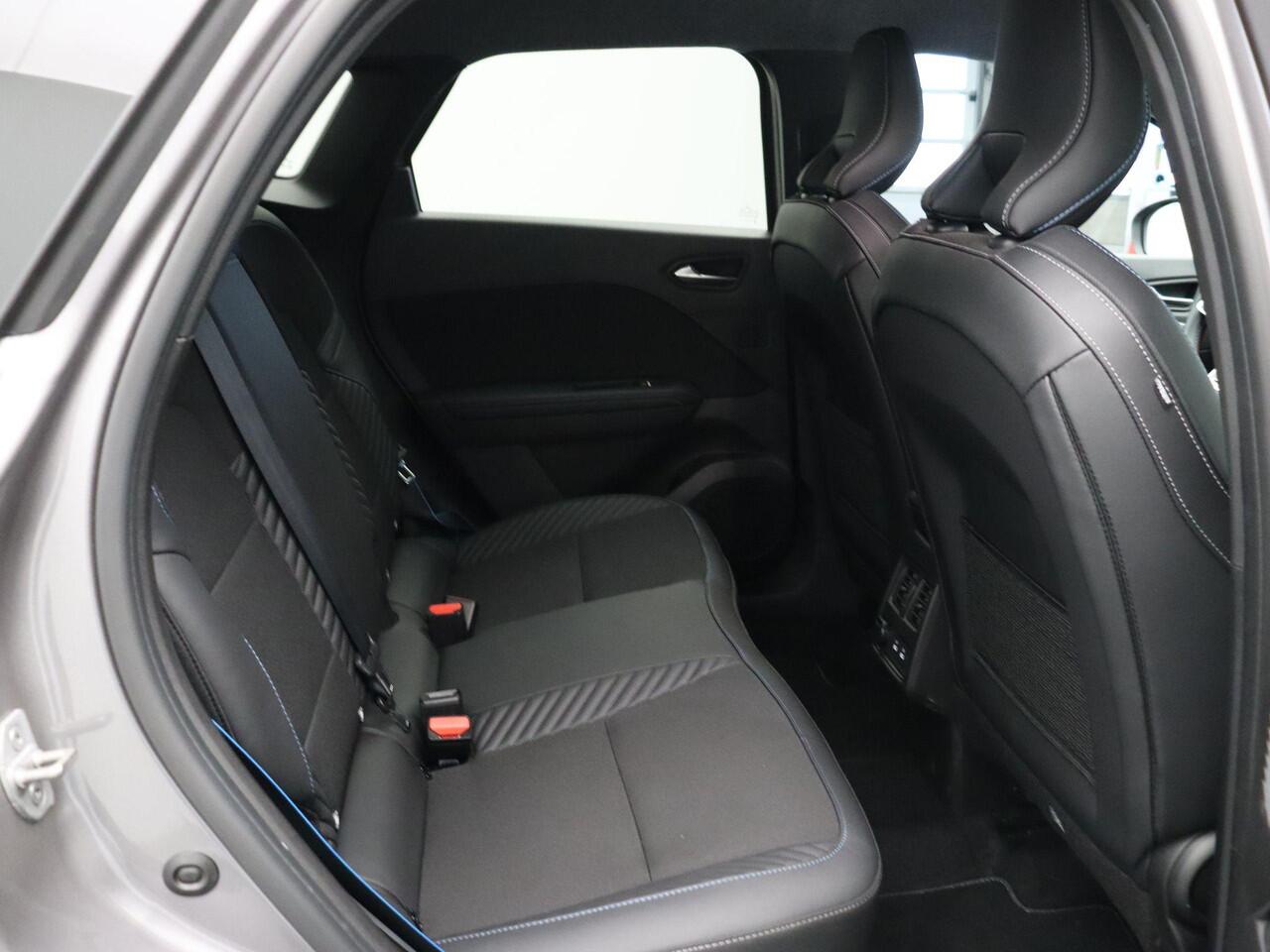 Renault Symbioz 1.6 E-Tech full hybrid 145 esprit Alpine | LED | Achteruitrijcamera | Verwarmt stuurwiel | Keyless | Adaptive cruise.