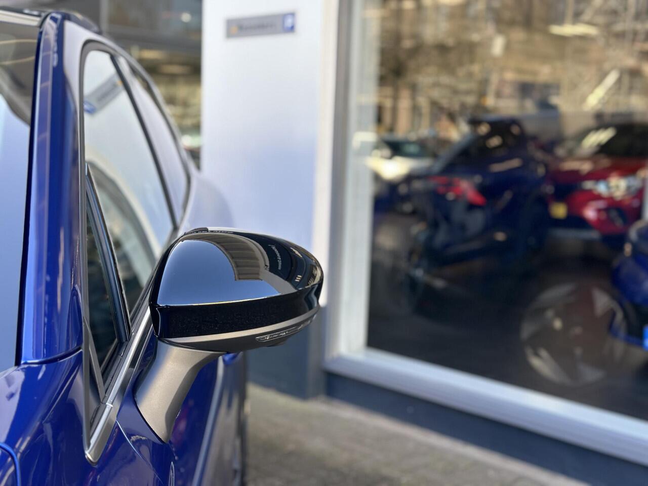 Renault Symbioz 1.8 E-Tech full hybrid 160 iconic | Nieuwe auto! | Nederlandse auto | Pack Light & Sound | elektrische bedienbare achterklep | Verwarmde voorstoelen + stuurwiel | 360* camera | Rijklaarprijs! | Winter en zomer banden |