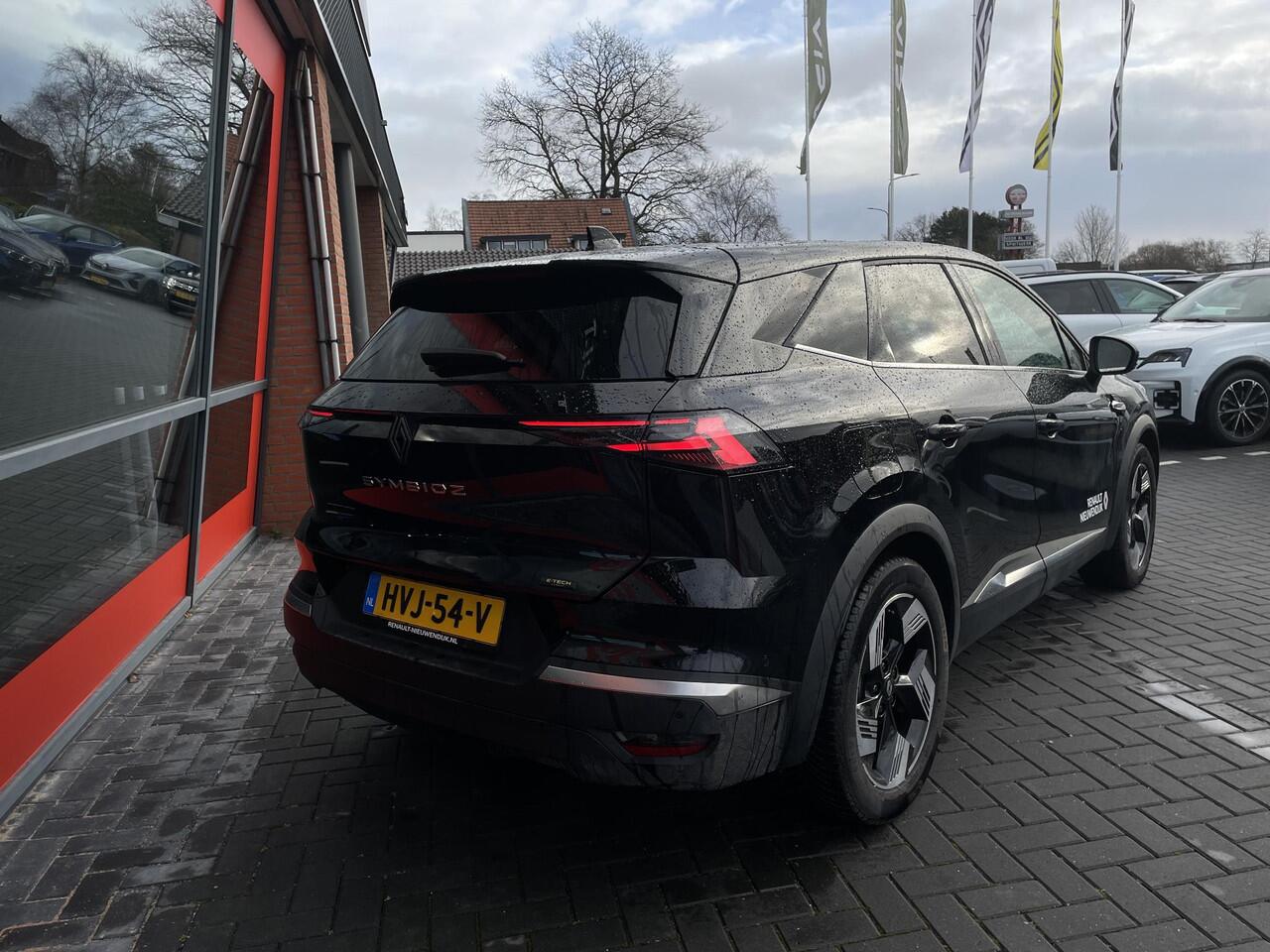 Renault Symbioz 1.8 E-Tech full hybrid 160 techno / ALL SEASON BANDEN / PACK DRIVING & COMFORT