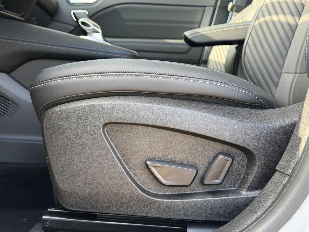 Renault Symbioz 1.6 E-Tech full hybrid 145 esprit Alpine / Panoramadak / Fabrieksgarantie tot 05-2027 / 360 Camera / Stoel Verwarming / Stuurwiel Verwarming / Elektr. Achterklep / Elektr. Stoelen / DAB / Dodehoek Detectie / Navigatie /