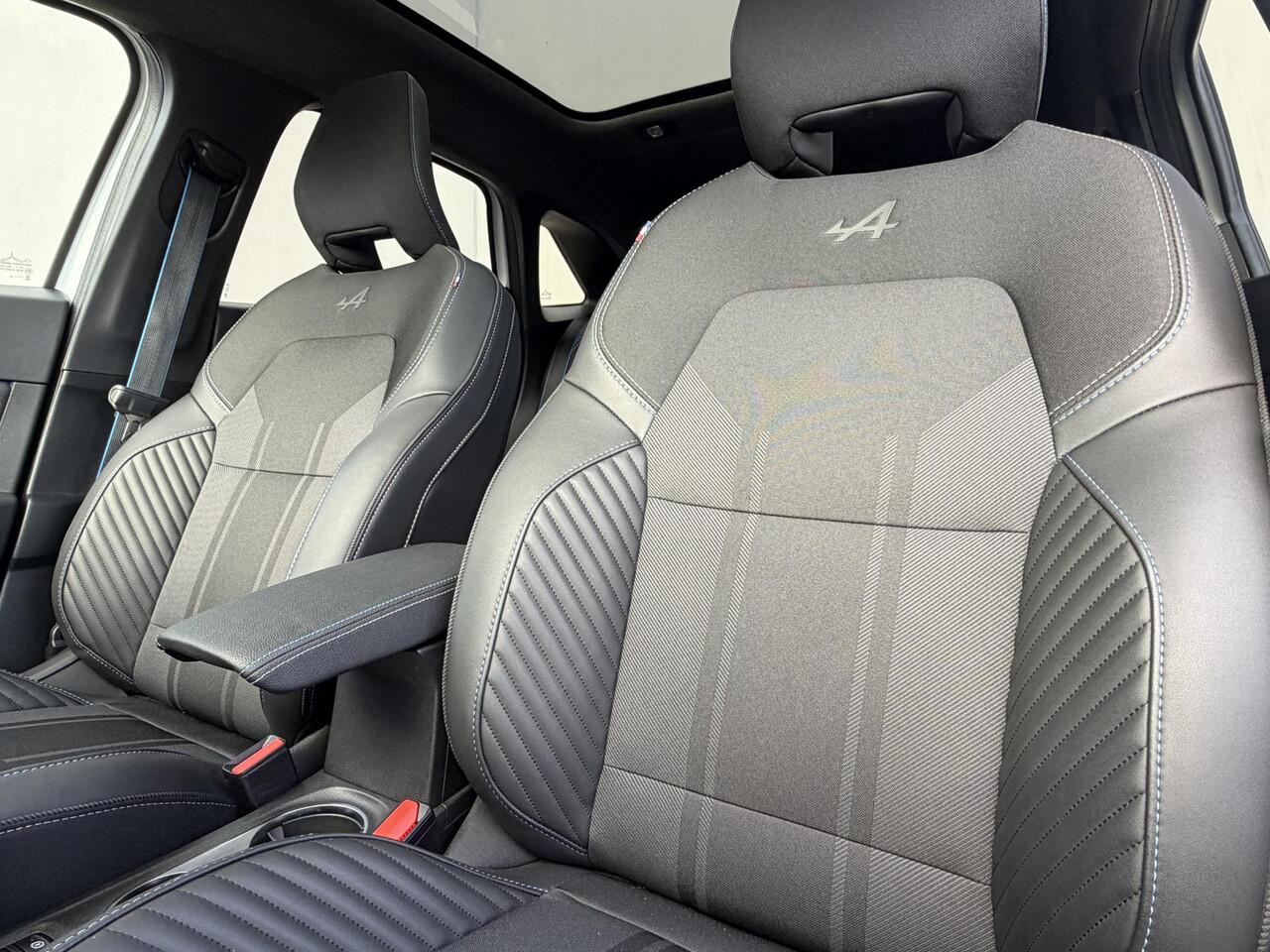 Renault Symbioz 1.6 E-Tech full hybrid 145 esprit Alpine / Panoramadak / Fabrieksgarantie tot 05-2027 / 360 Camera / Stoel Verwarming / Stuurwiel Verwarming / Elektr. Achterklep / Elektr. Stoelen / DAB / Dodehoek Detectie / Navigatie /