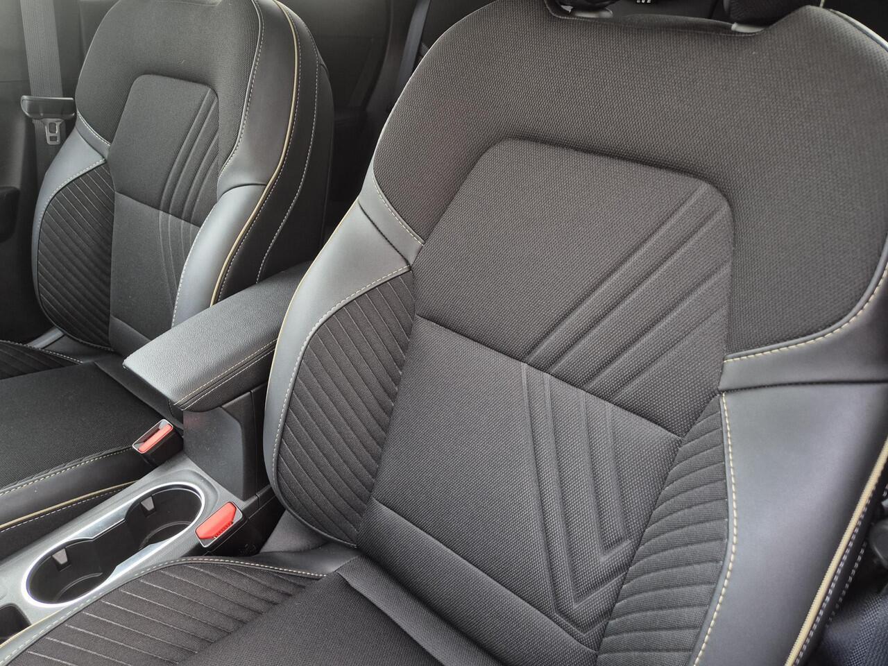 Renault Symbioz 1.6 E-Tech full hybrid 145 iconic / Fabrieksgarantie tot 05-2027 / All Season Banden / Elektrische Verstelbare Stoelen / Stoel & Stuurverwarming/ 360 Graden Camera / Adaptief Cruise Control / Elektrische Achterklep /
