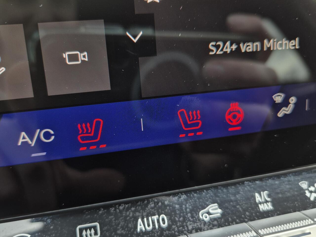 Renault Symbioz 1.6 E-Tech full hybrid 145 iconic / Fabrieksgarantie tot 05-2027 / All Season Banden / Elektrische Verstelbare Stoelen / Stoel & Stuurverwarming/ 360 Graden Camera / Adaptief Cruise Control / Elektrische Achterklep /