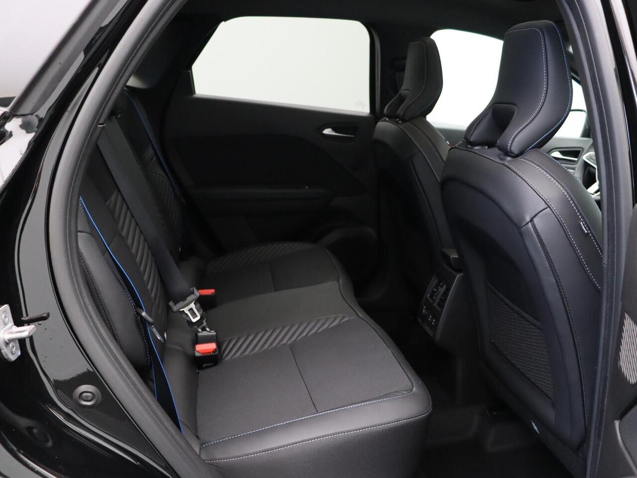 Renault Symbioz E-Tech full hybrid 160pk esprit Alpine | Panoramisch dak | Harman Kardon | Active driver assist | Stoel- en stuurwielverwarming |