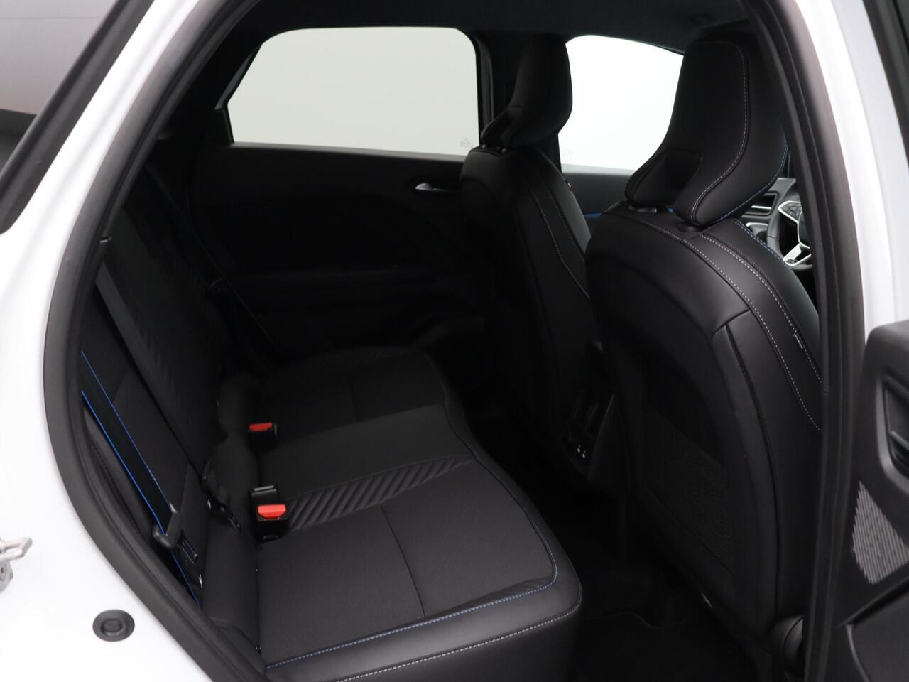 Renault Symbioz E-Tech full hybrid 160pk esprit Alpine | Vijf jaar garantie | 19" lichtmetalen velgen | Stuurwielverwarming | Adaptieve cruise control |