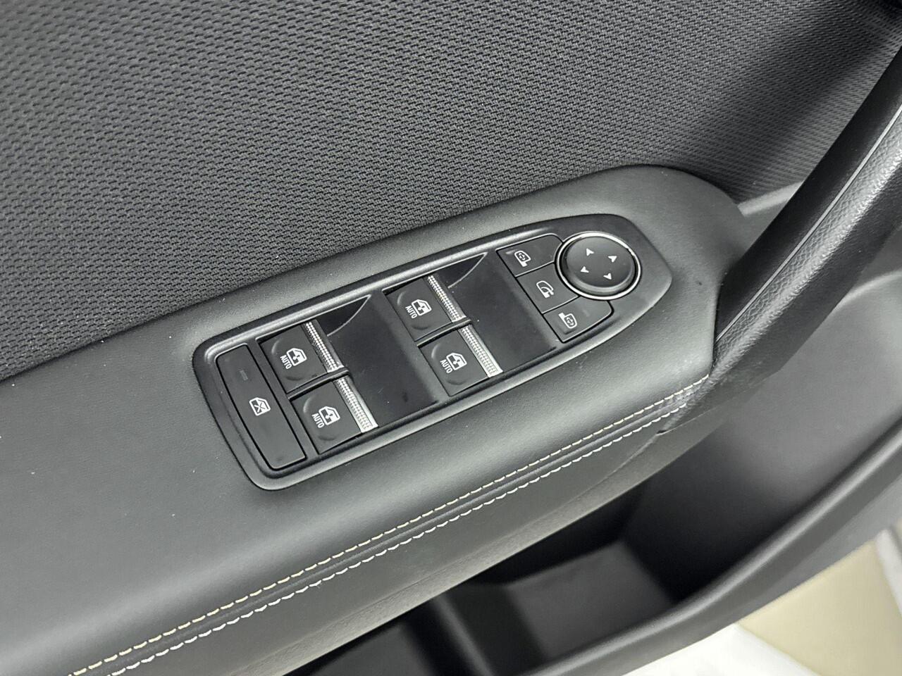 Renault Symbioz 1.8 E-Tech Full Hybrid Iconic 160PK | Apple Carplay/Android Auto | Adaptive Cruise Control met Stuurhulp | Airco Automatisch | Blind Spot Warning | Camera 360 | Draadloze Oplader | Elektrische Achterklep | Elektrisch Verstelbare Voorstoelen | Park Assist 