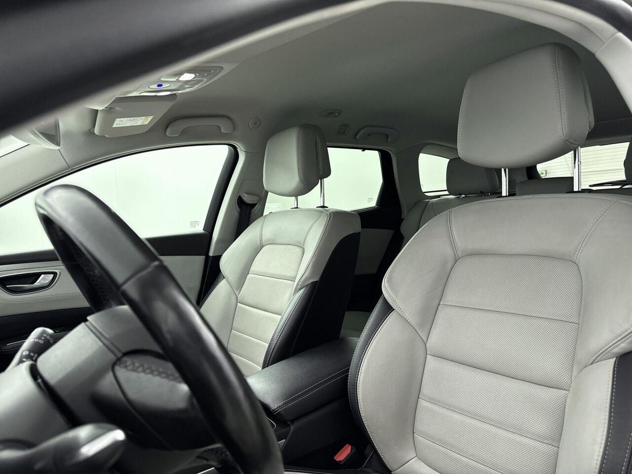 Renault TALISMAN Estate 1.8 TCe Intens 225PK | Trekhaak | Head-Up Display | Stoelmassage | Adaptieve Cruise Control | BOSE Audio | Volleder Interieur