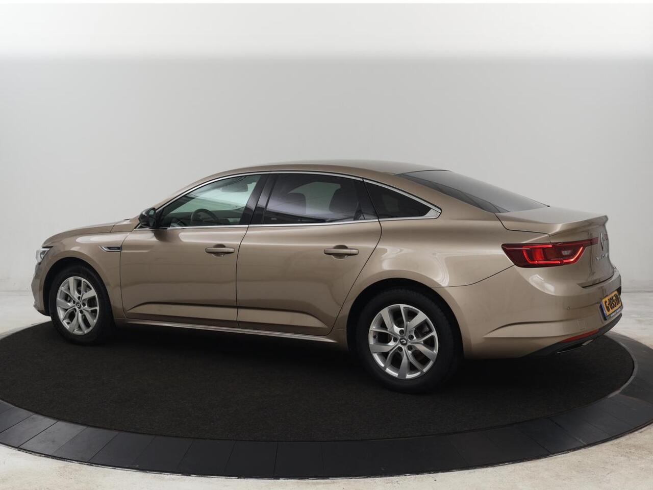 Renault TALISMAN 1.3 TCe Limited | Massage | Carplay | Navigatie | Keyless | Parkeerhulp | Half leder | Cruise control | Bluetooth | DAB | Climate control