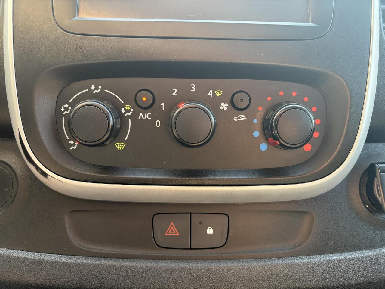 Renault TRAFIC 1.6 dCi T29 L2H1*NAVI*CRUISE*A/C*HAAK*3PERS*IMPERI