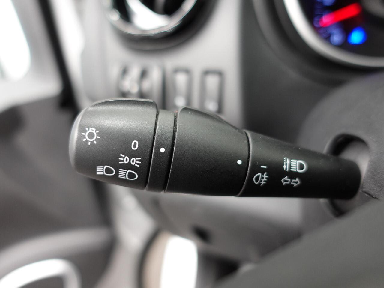 Renault TRAFIC Passenger 2.0 dCi 120 L2H1 9 Persoons Airco Bluetooth Led Parkeersensoren