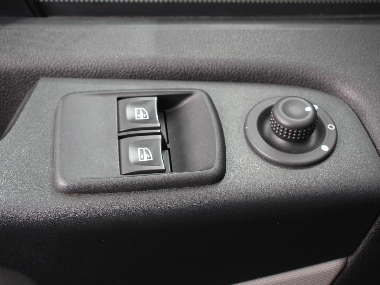 Renault TRAFIC Passenger 1.6 dCi Zen Energy 9p Prijs incl. btw/bpm | Airco | Trekhaak | Radio | Electrisch pakket