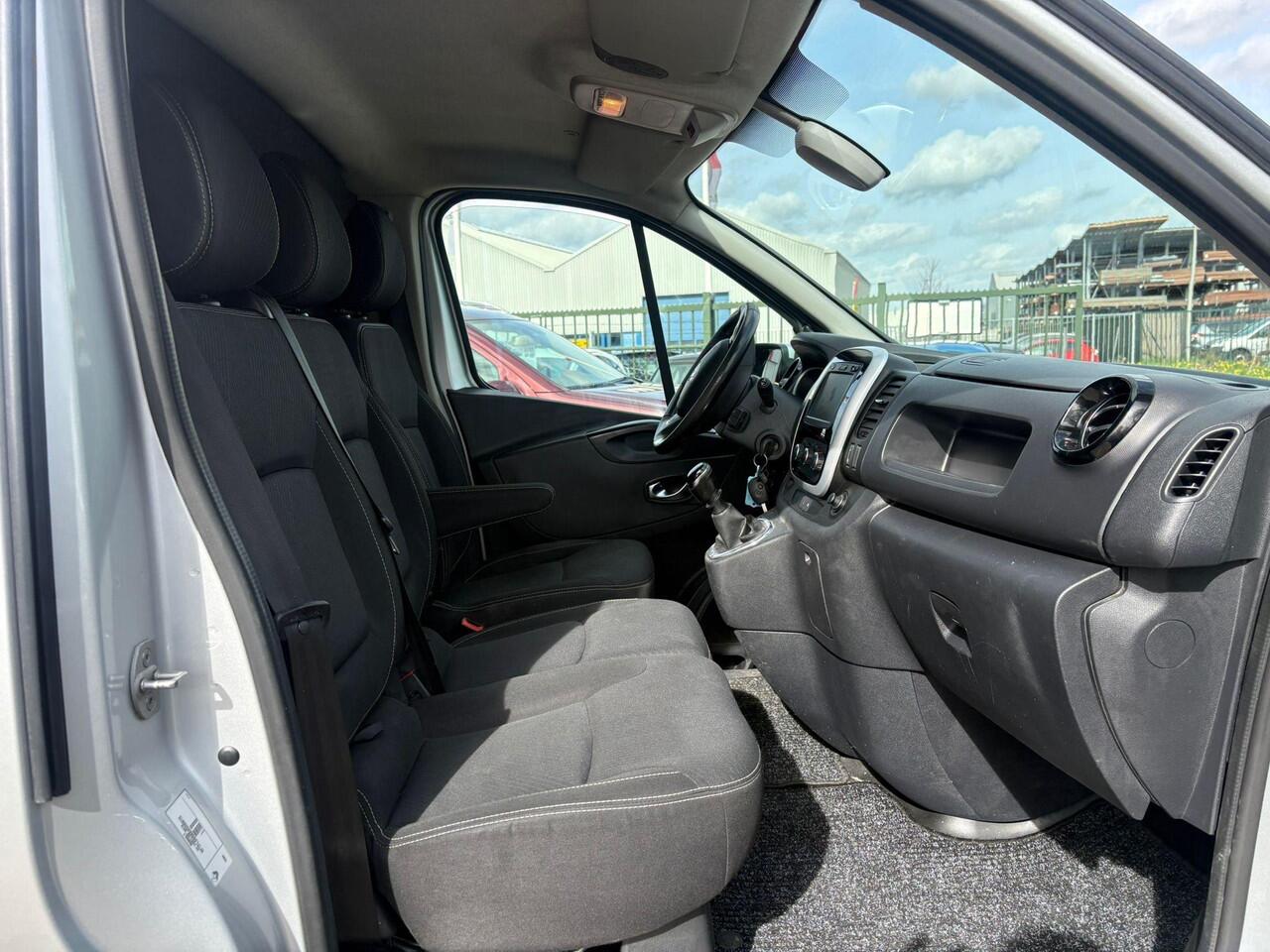 Renault TRAFIC 2.0 dCi 145 T29 L2H1 Luxe Cruise, camera, trekhaak