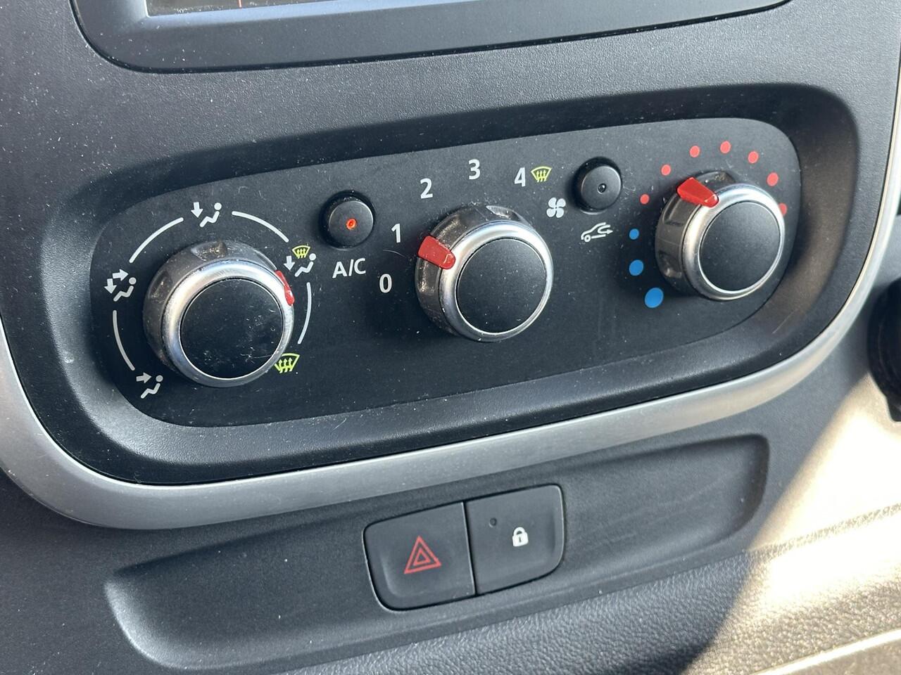 Renault TRAFIC 1.6 dCi 95 T29 L1H1*INRICHTING*A/C*NAVI*CRUISE*TEL