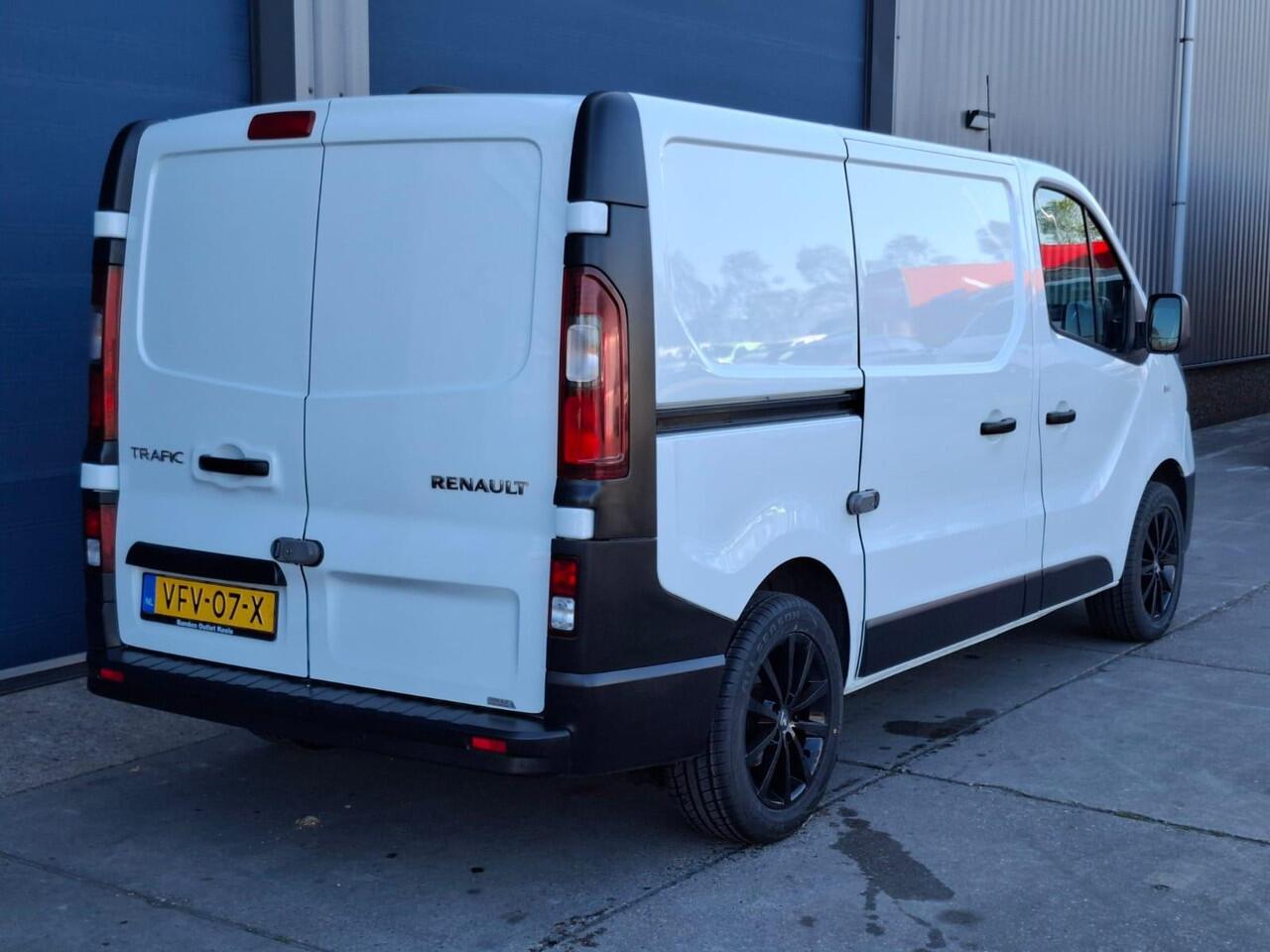 Renault TRAFIC 1.6 dCi 95 T29 L1H1 Comfort AIRCO / CRUISE CONTROLE / NAVI / 3 ZITS