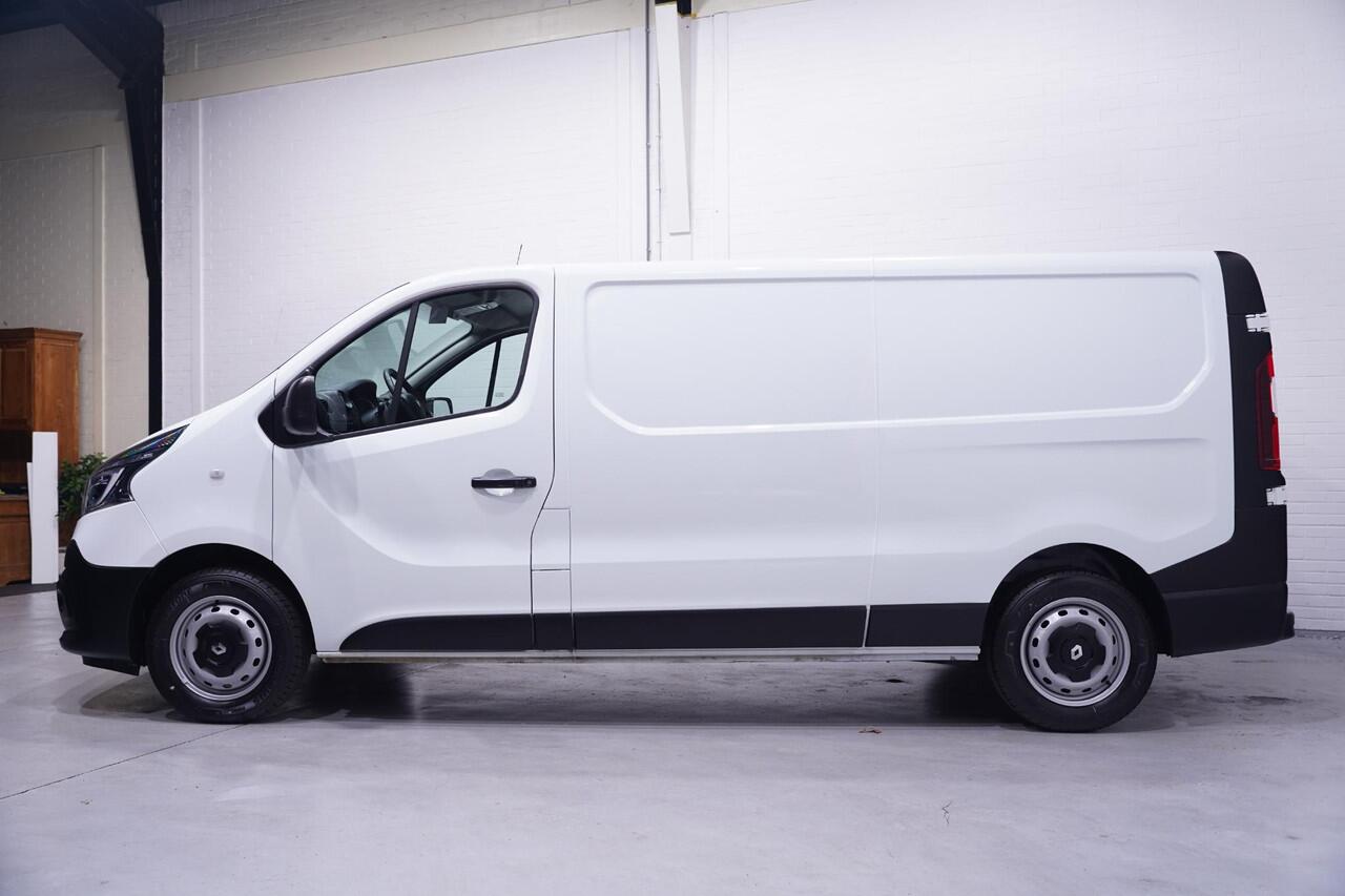 Renault TRAFIC 2.0 dCi 120 pk L2H1 Airco, LED Koplampen Laadruimte Pakket, PDC achter, 3-Zits