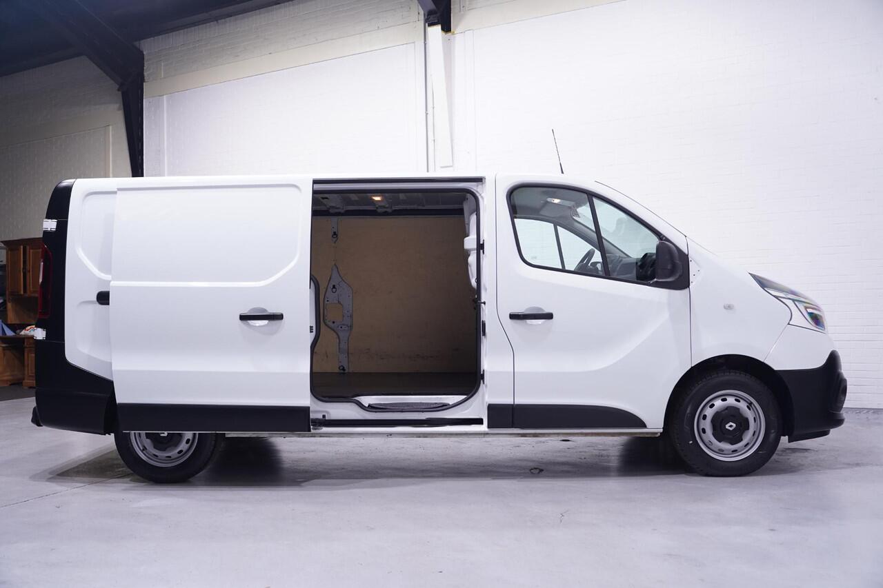 Renault TRAFIC 2.0 dCi 120 pk L2H1 Airco, LED Koplampen Laadruimte Pakket, PDC achter, 3-Zits