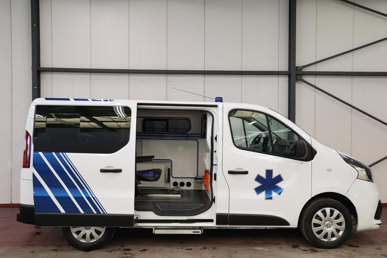 Renault TRAFIC AMBULANCE VSAV Rettungswagen Krankenwagen