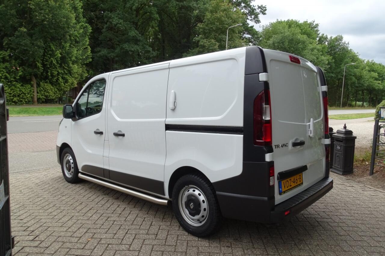 Renault TRAFIC 1.6 dCi T29 L1H1Comf NAVI 3 ZIT KASTEN INR NWST