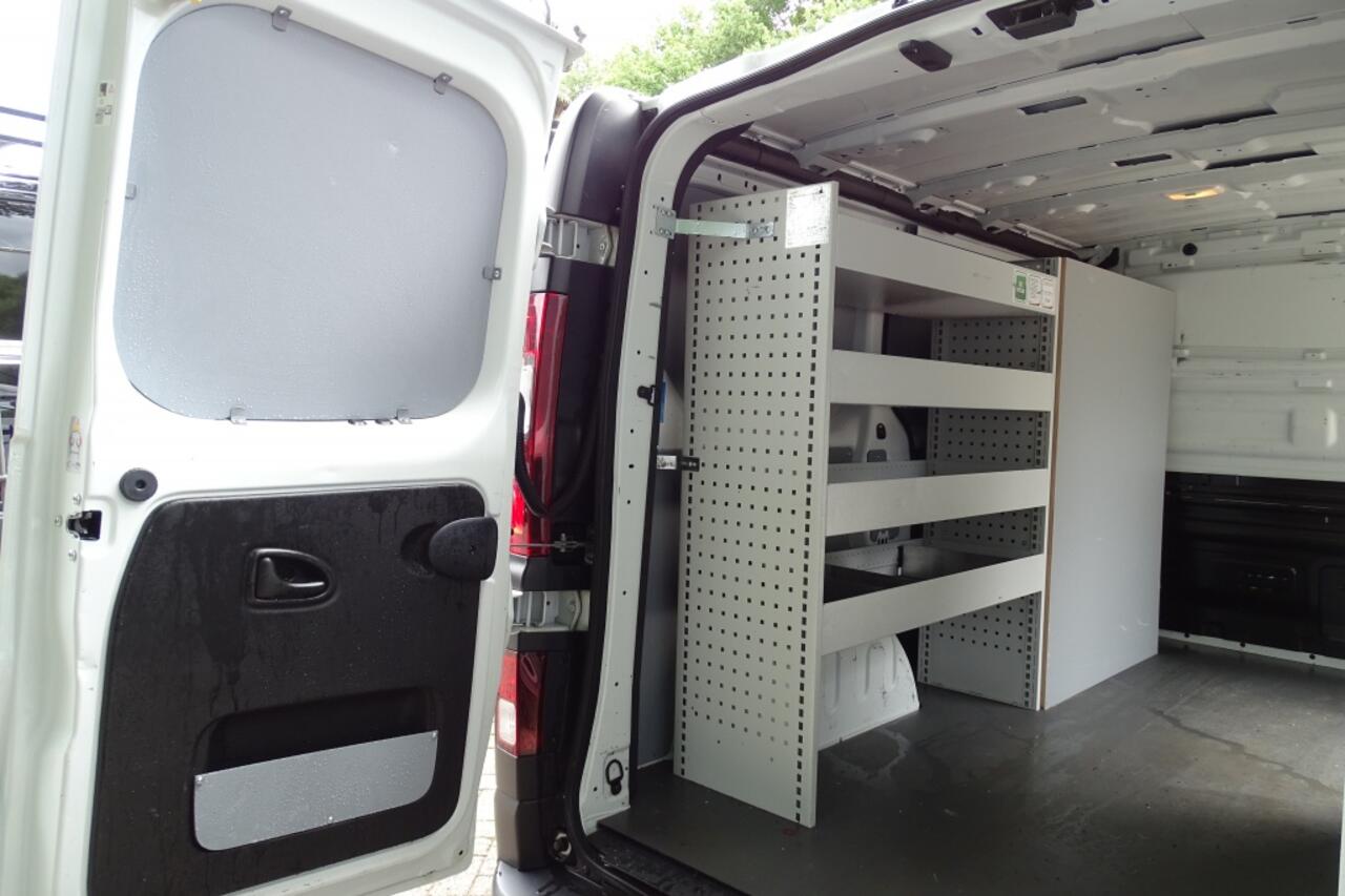 Renault TRAFIC 1.6 dCi T29 L1H1Comf NAVI 3 ZIT KASTEN INR NWST