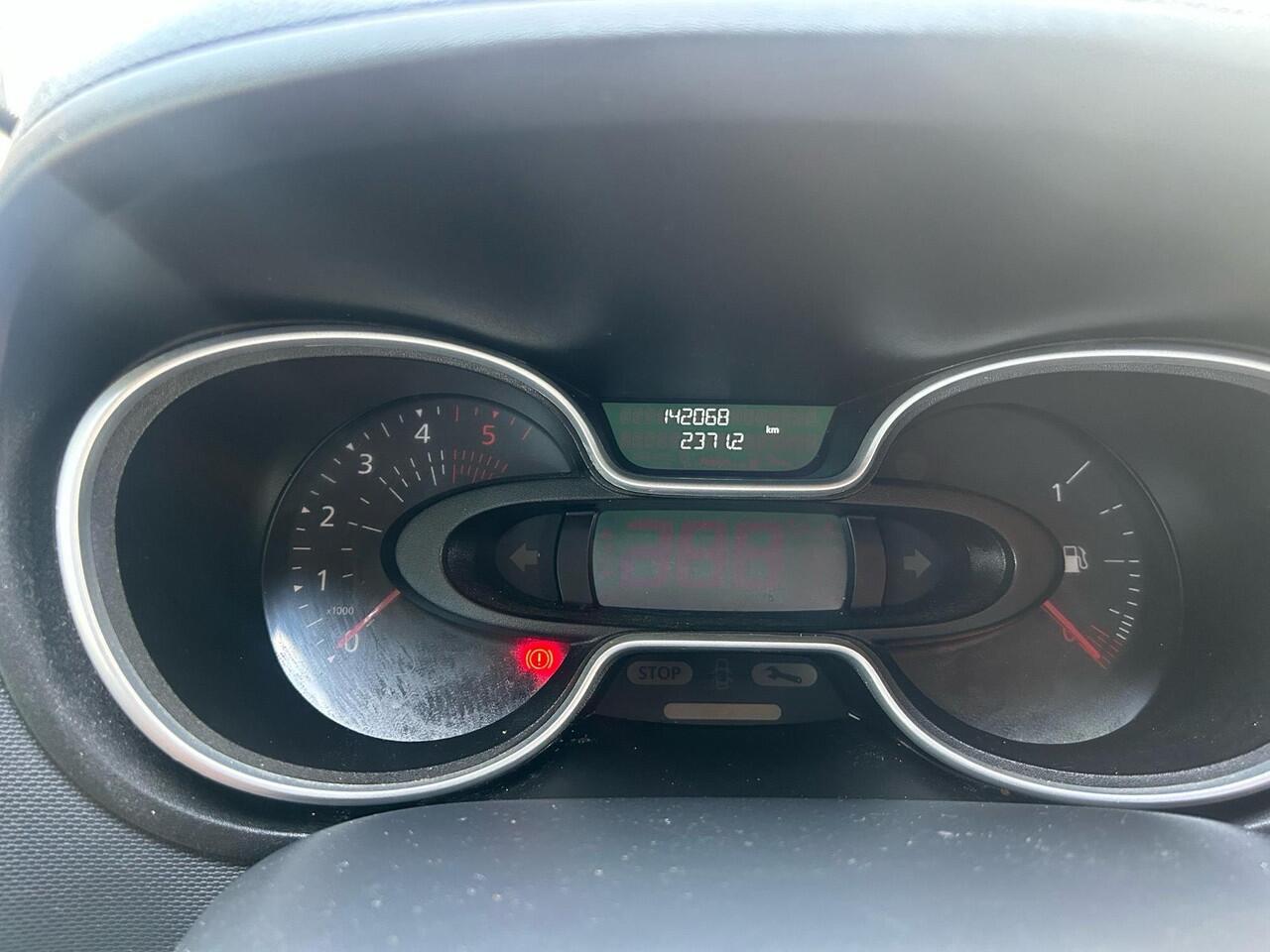 Renault TRAFIC 1.6 dCi 95 T27 L1H1 Comfort EU6 | Trekhaak | wegklapbare dakdragers | Airco | Navi |