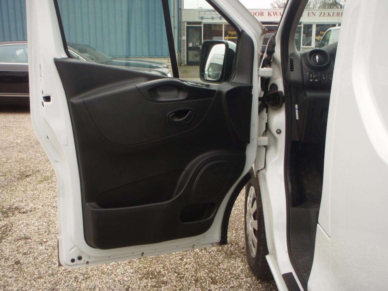 Renault TRAFIC 2.0 dCi 120 Groot scherm navi 118202 km bj 20