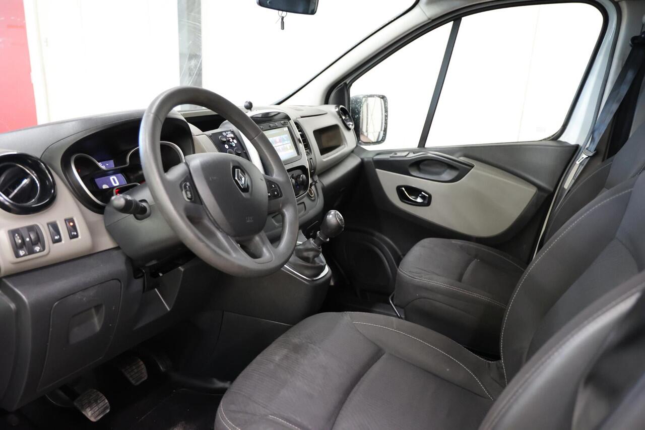 Renault TRAFIC AMBULANCE VSAV Rettungswagen Krankenwagen