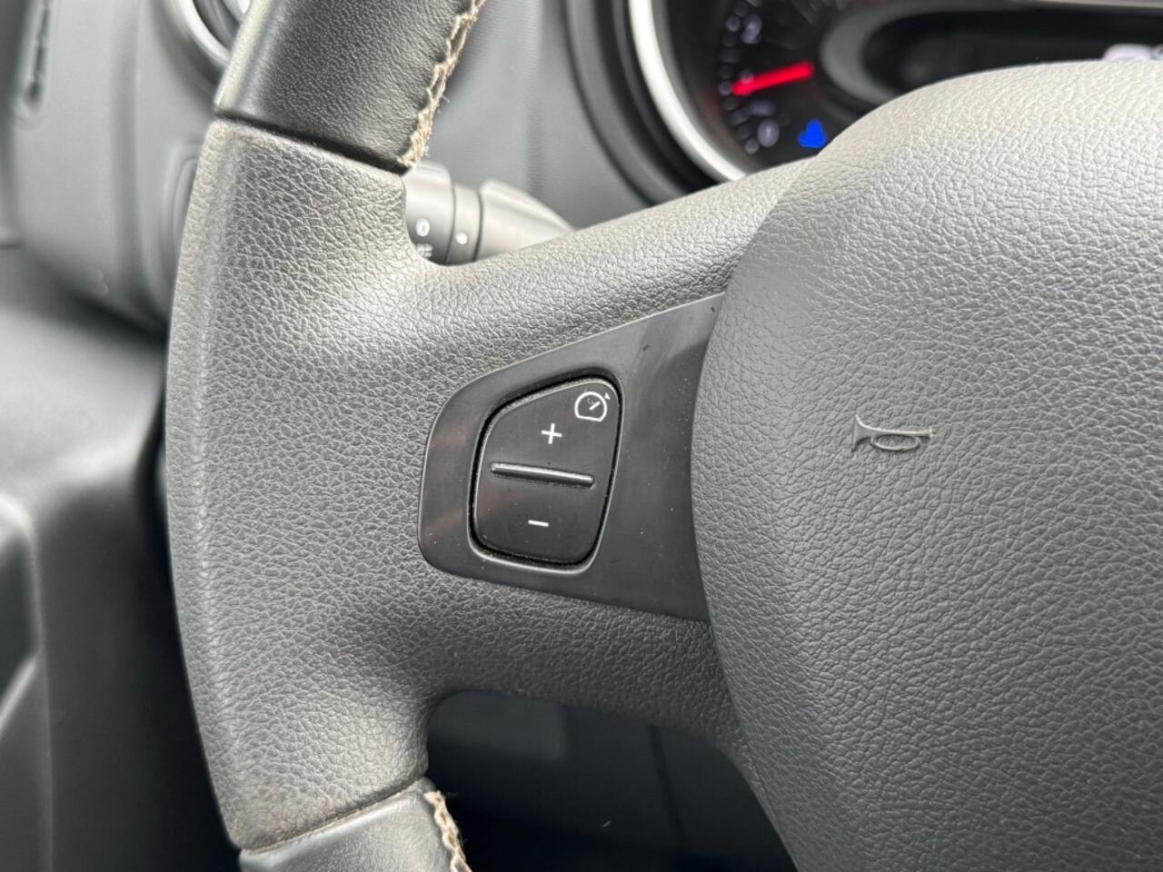 Renault TRAFIC 2.0 DCI 145pk T29 L2 Dub Cab Comfort - camera - navi