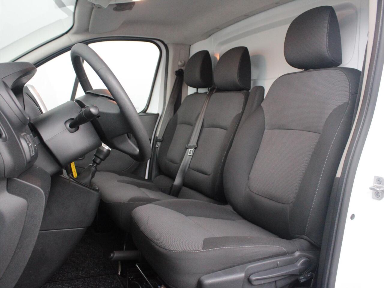 Renault TRAFIC 2.0 dCi 120 T29 L2H1 Work Edition | Navigatie | Trekhaak | Imperiaal |