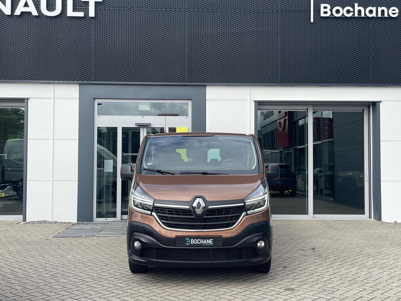 Renault TRAFIC Passenger 2.0 dCi 120 Grand Zen | Trekhaak | Parkeersensoren | Navigatie