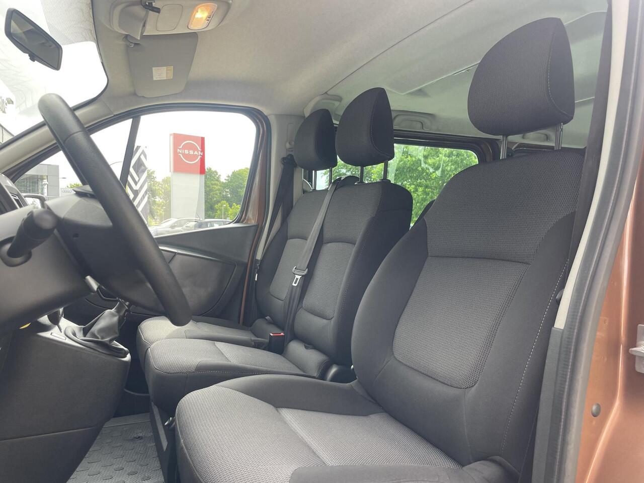 Renault TRAFIC Passenger 2.0 dCi 120 Grand Zen | Trekhaak | Parkeersensoren | Navigatie