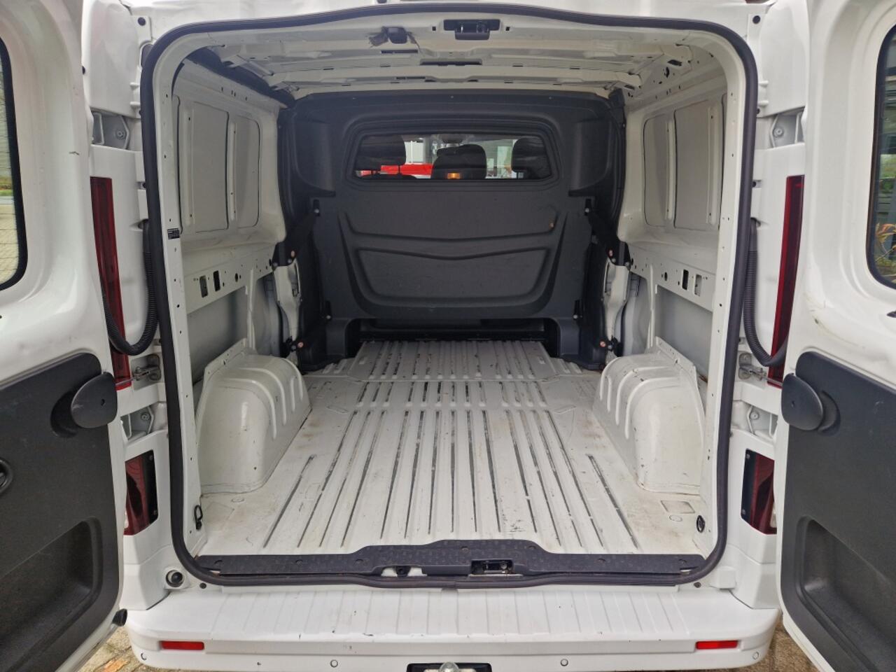 Renault TRAFIC 2.0 dCi 145pk T29 L2H1 DC Luxe | Navi | Climate | 2x Schuifdeur