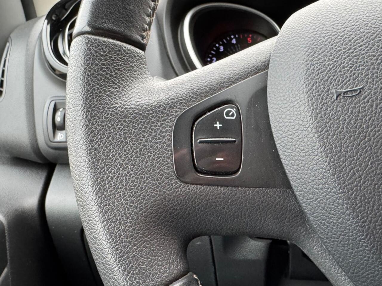 Renault TRAFIC 2.0 DCI 145PK DC L2H1 SPECIAL-EDITION NAVI CAMERA TREKHAAK DUBBEL-CABINE