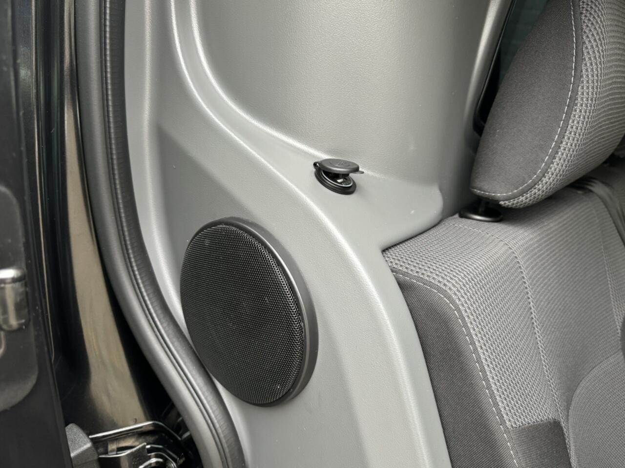 Renault TRAFIC 2.0 dCi 170 pk T29 L2H1 DC dubbel Lu