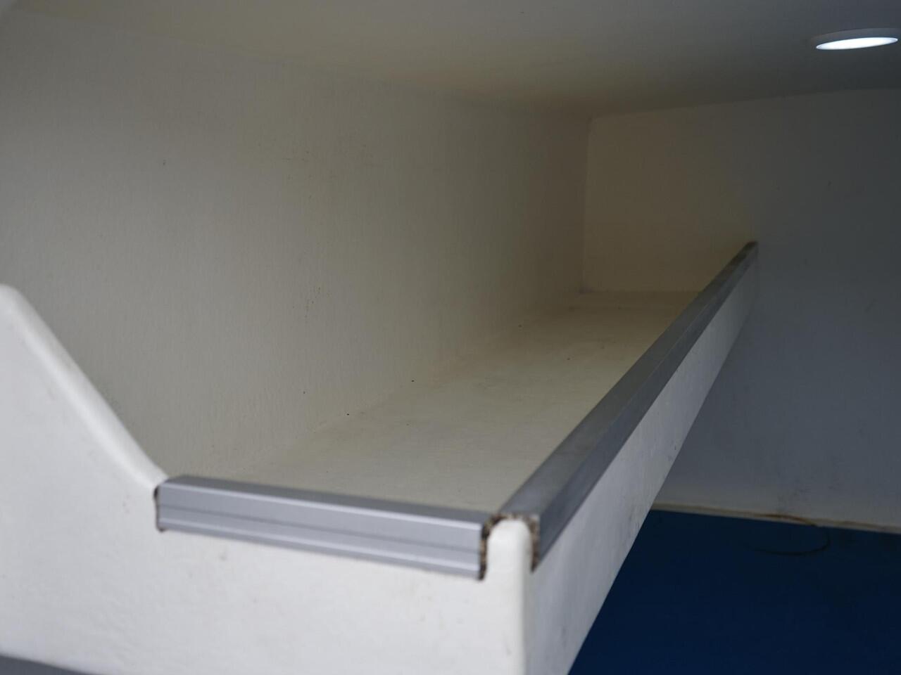 Renault TRAFIC 2.0 dCi 145 T29 L2H1 Comfort AUTOMAAT / Polyester Laadruimte!! / Orig. NL / 1ste eigenaar / LM velgen / Trekhaak / LED / Leder stoelhoezen /