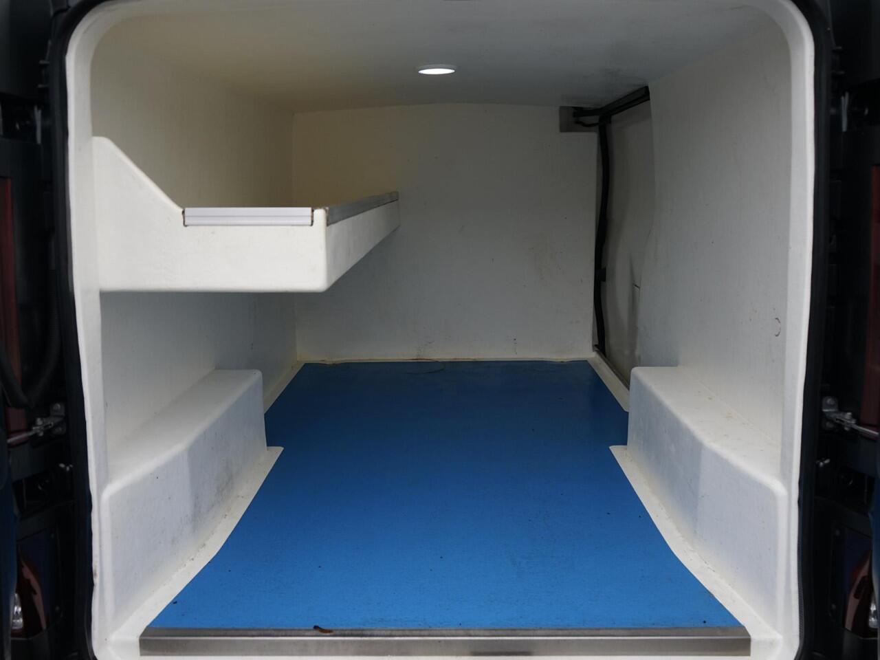 Renault TRAFIC 2.0 dCi 145 T29 L2H1 Comfort AUTOMAAT / Polyester Laadruimte!! / Orig. NL / 1ste eigenaar / LM velgen / Trekhaak / LED / Leder stoelhoezen /