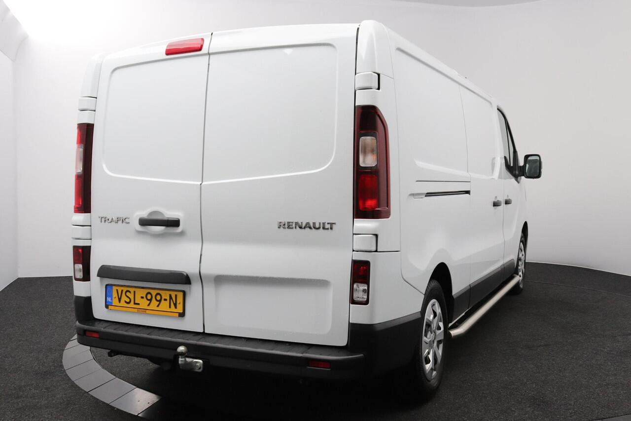 Renault TRAFIC 2.0 dCi 130 T30 L2H1 Work Edition | All-Season banden | Trekhaak | Navigatie | Betimmering | Sidebars