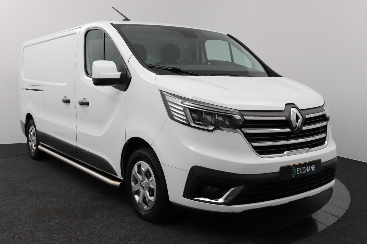 Renault TRAFIC 2.0 dCi 130 T30 L2H1 Work Edition | All-Season banden | Trekhaak | Navigatie | Betimmering | Sidebars