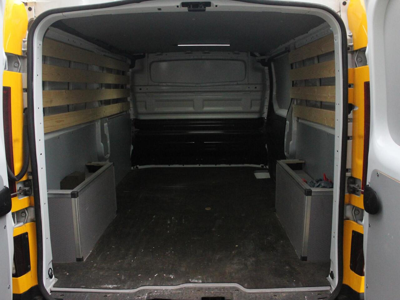 Renault TRAFIC 2.0 dCi 130 T30 L2H1 Work Edition / DEMO / 25.000KM / AIRCO / DAB / CRUISE CONTROL