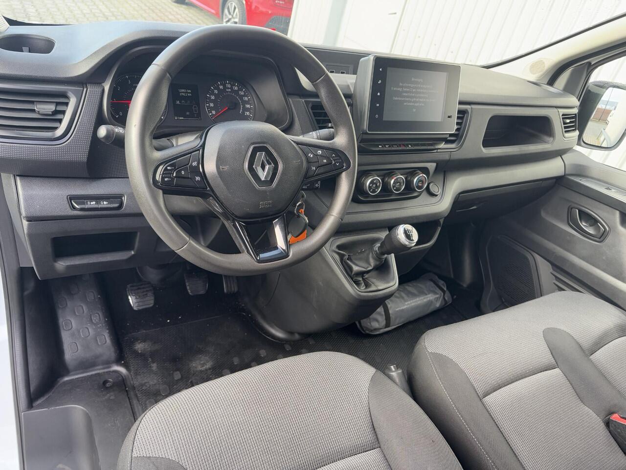 Renault TRAFIC 2.0 dCi 110 T30 L2H1*A/C*CRUISE*NAVI*HAAK*3PERS*