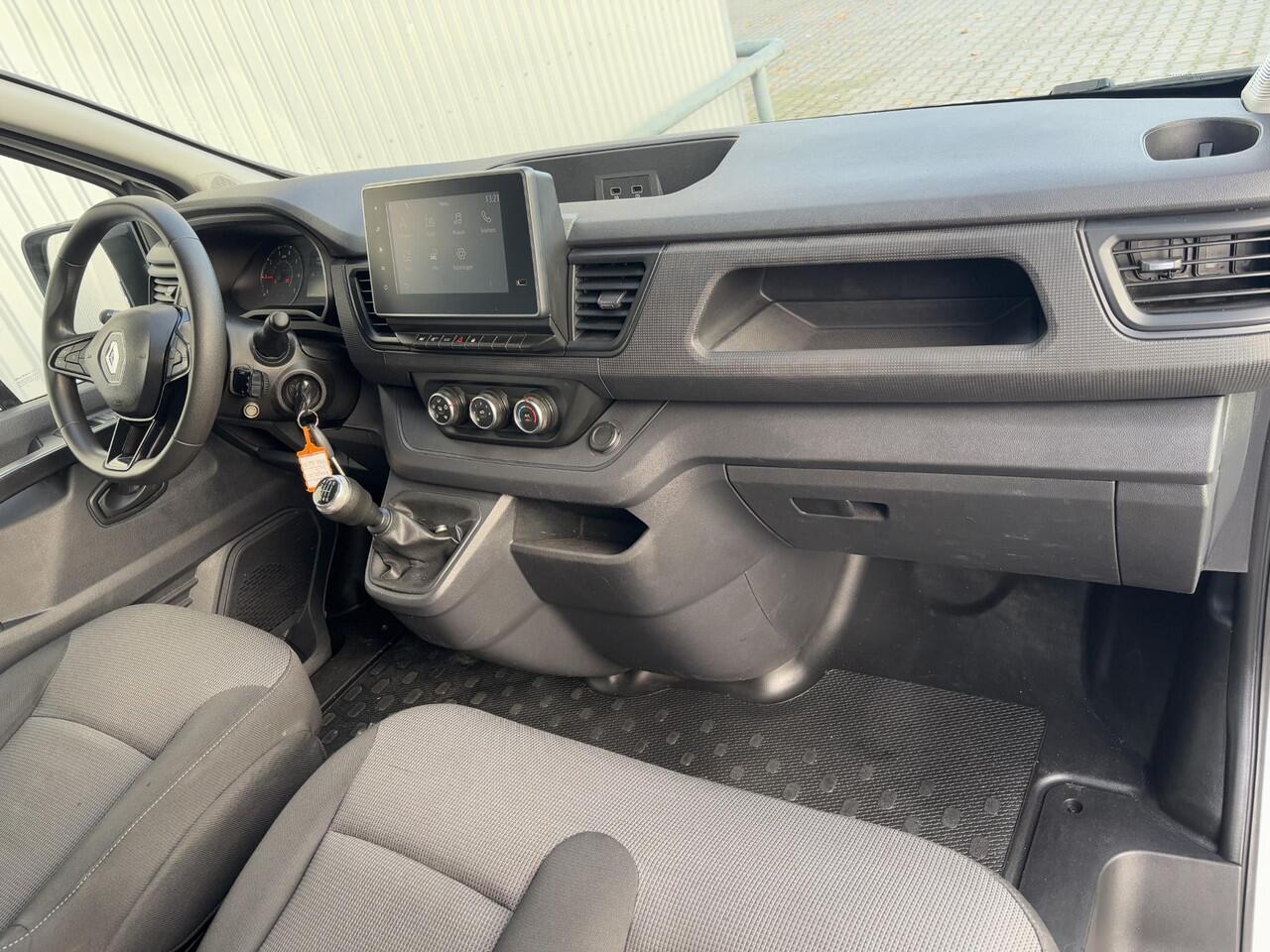 Renault TRAFIC 2.0 dCi 110 T30 L2H1*A/C*CRUISE*NAV*HAAK*3PERS*TEL