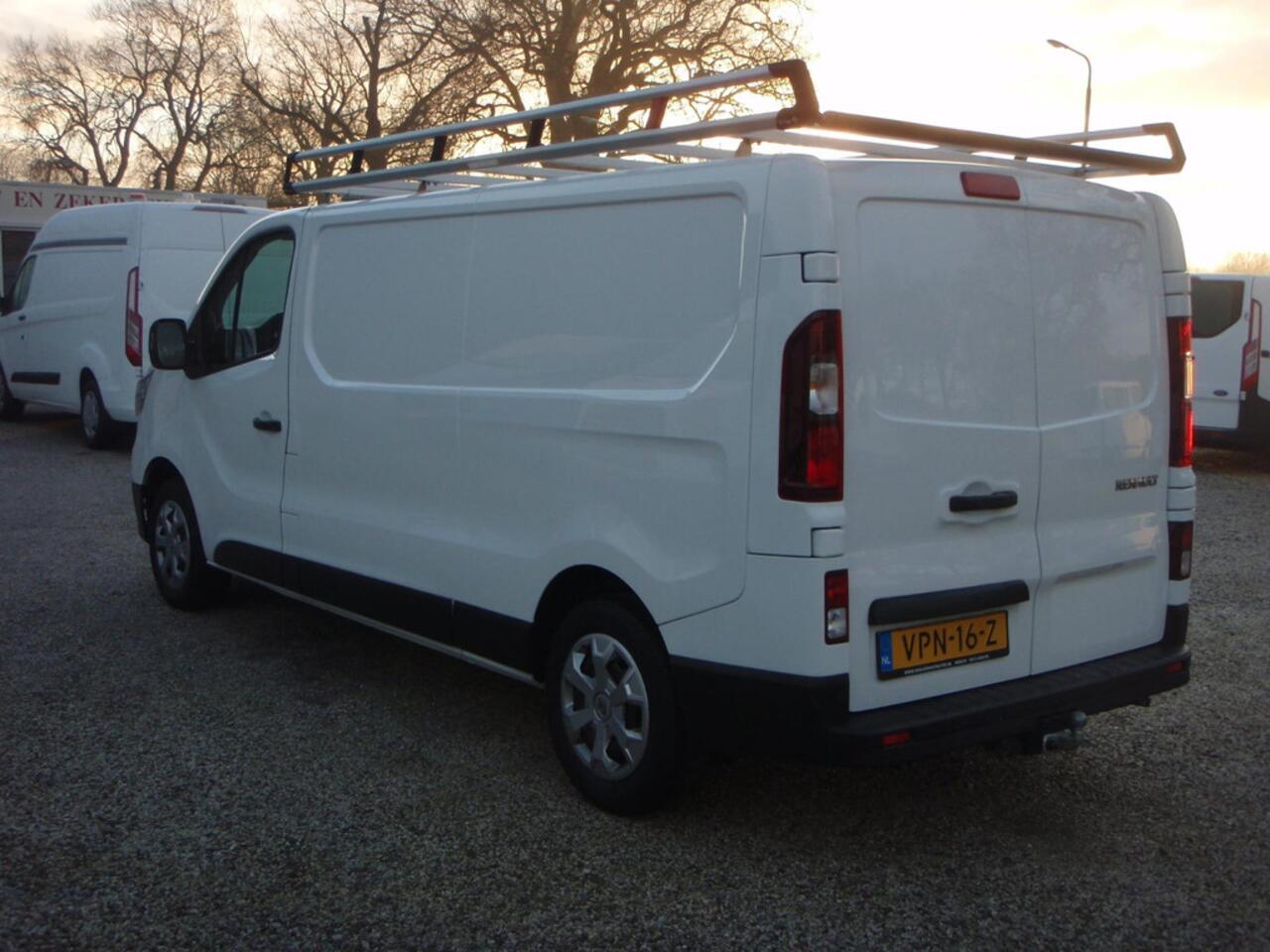 Renault TRAFIC 2.0 dCi Trekhaak navigatie 41359 km Imperiaal L2 bj 22