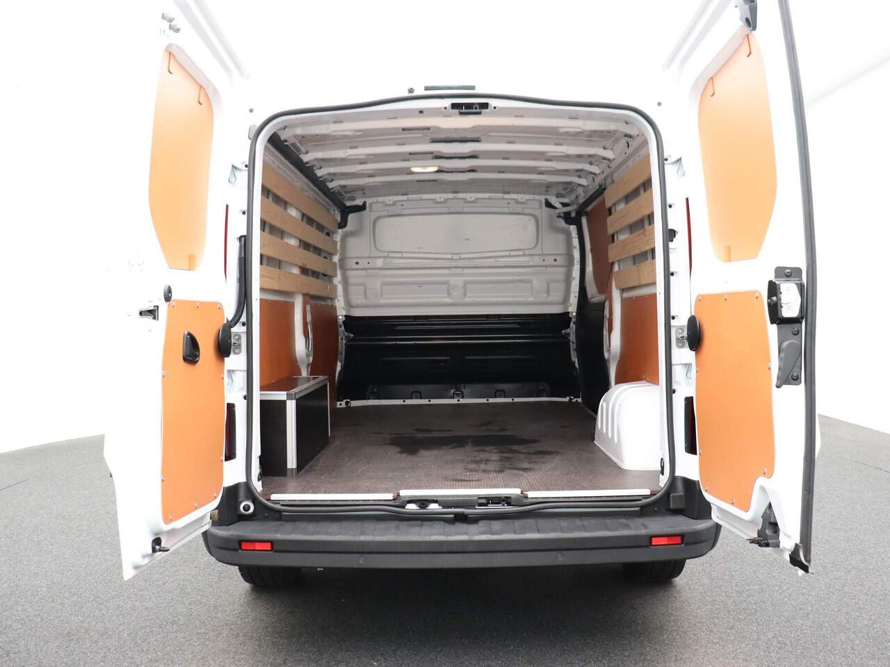 Renault TRAFIC 2.0 dCi 130 T30 L2H1 Work Edition | Airco | LED | PDC | Zijschuifdeur |