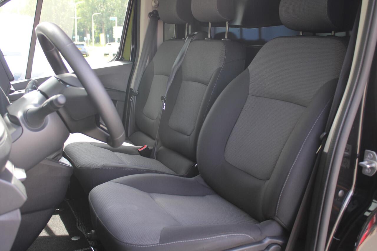 Renault TRAFIC 2.0 dCi 110 T30 L2H1 Work Edition / DEMO / LAADVLOER & LATTEN / PARKEERSENSOREN / AIRCO / CRUISE CONTROL / APPLE CARPLAY