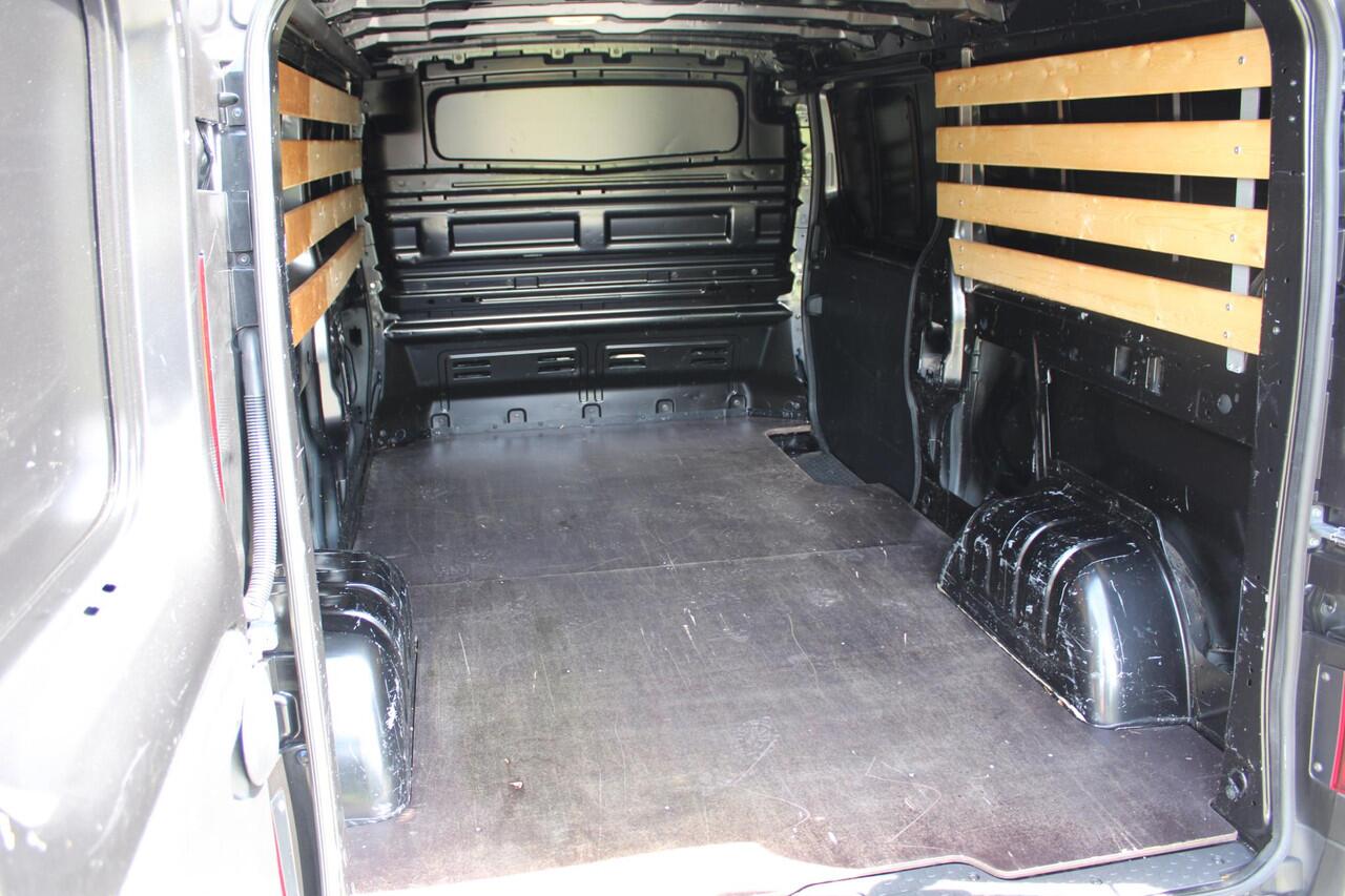 Renault TRAFIC 2.0 dCi 110 T30 L2H1 Work Edition / DEMO / LAADVLOER & LATTEN / PARKEERSENSOREN / AIRCO / CRUISE CONTROL / APPLE CARPLAY