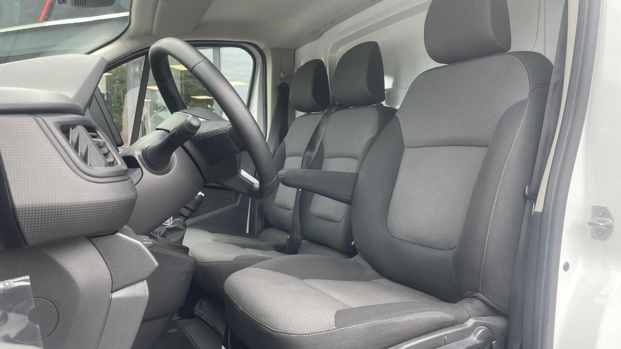 Renault TRAFIC 2.0 dCi 130 T30 L2H1 Work Edition | Trekhaak | Navigatie