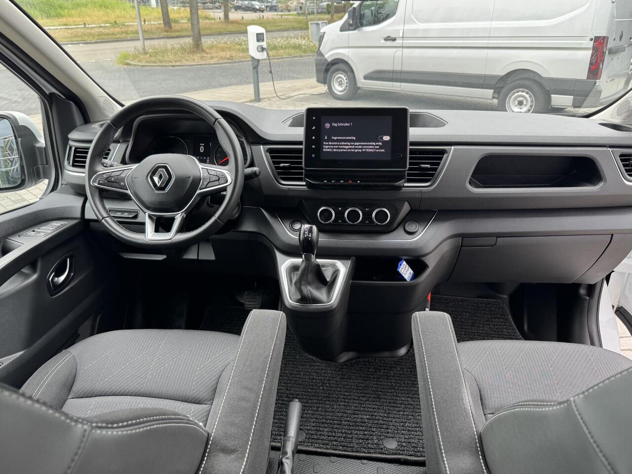 Renault TRAFIC 2.0 dCi 150 EDC L2H1 DC Luxe | DUBBEL CABINE | BLACK EDITION | SIDE BARS | TREKHAAK | NAVIGATIE | PARKEERCAMERA |