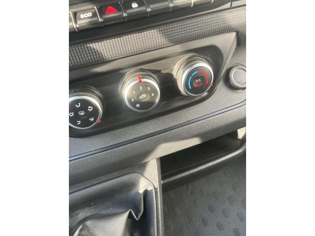 Renault TRAFIC 2.0 dCi 130 T30 L2H1 Comfort*CRUISE*NAVI*A/C*TEL*3