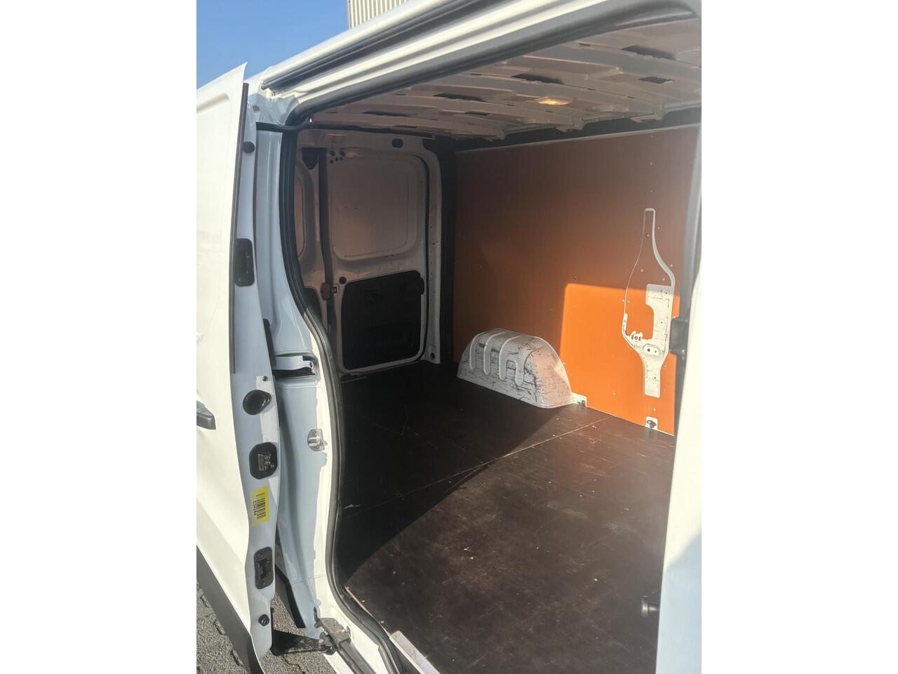 Renault TRAFIC 2.0 dCi 130 T30 L2H1 Comfort*CRUISE*NAVI*A/C*TEL*3