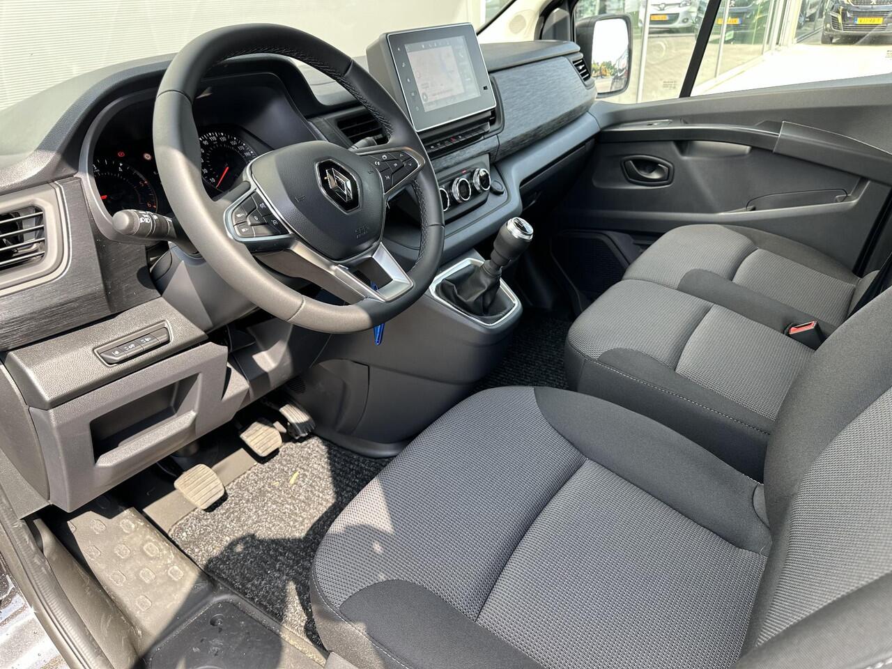 Renault TRAFIC 2.0 Blue dCi 130 T30 L2H1 Advance | CLIMATE CONTROL | NAVIGATIE | TREKHAAK | CAMERA | 3-ZITS | DEMO |