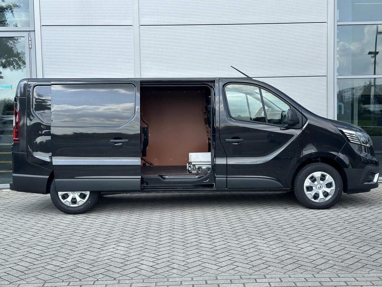 Renault TRAFIC 2.0 Blue dCi 130 T30 L2H1 Advance | CLIMATE CONTROL | NAVIGATIE | TREKHAAK | CAMERA | 3-ZITS | DEMO |